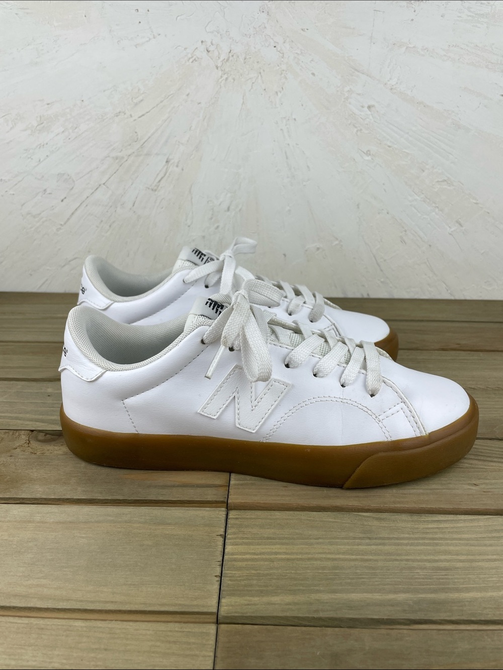 New Balance CT 210 Sneakers - women’s 7 1/2 - men’s 6